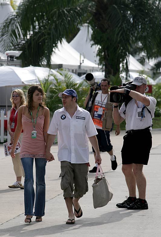 Жак Вильнев со своей подругой в Сепанге